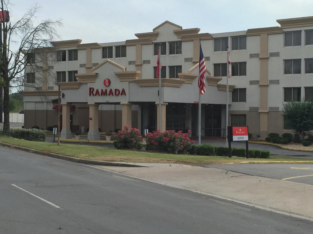 Ramada By Wyndham Birmingham Airport Hotel Exterior photo